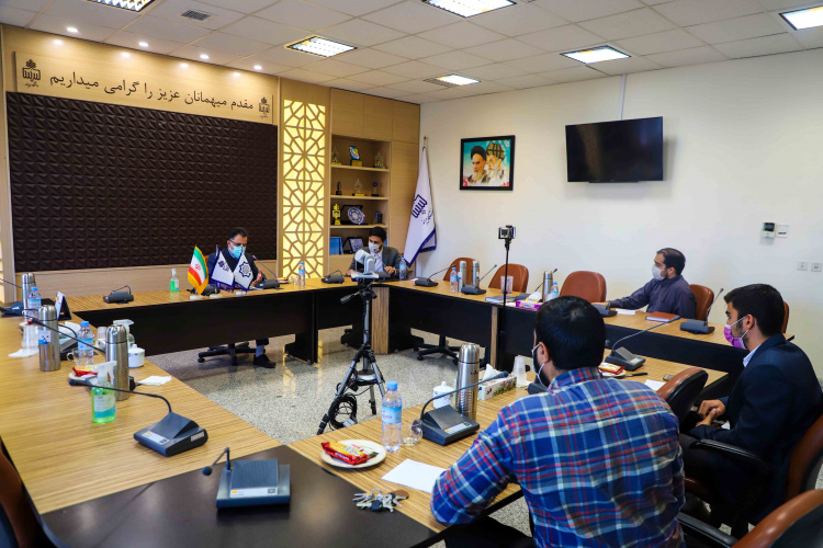 برگزاری گفتگوی زنده با موضوع « آیا آموزش دانشگاه حضوری میشود؟»
