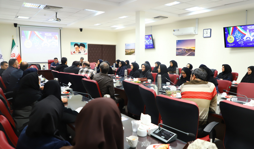 دیدار صمیمی سرپرست دانشگاه با کارشناسان آموزشی برگزار شد